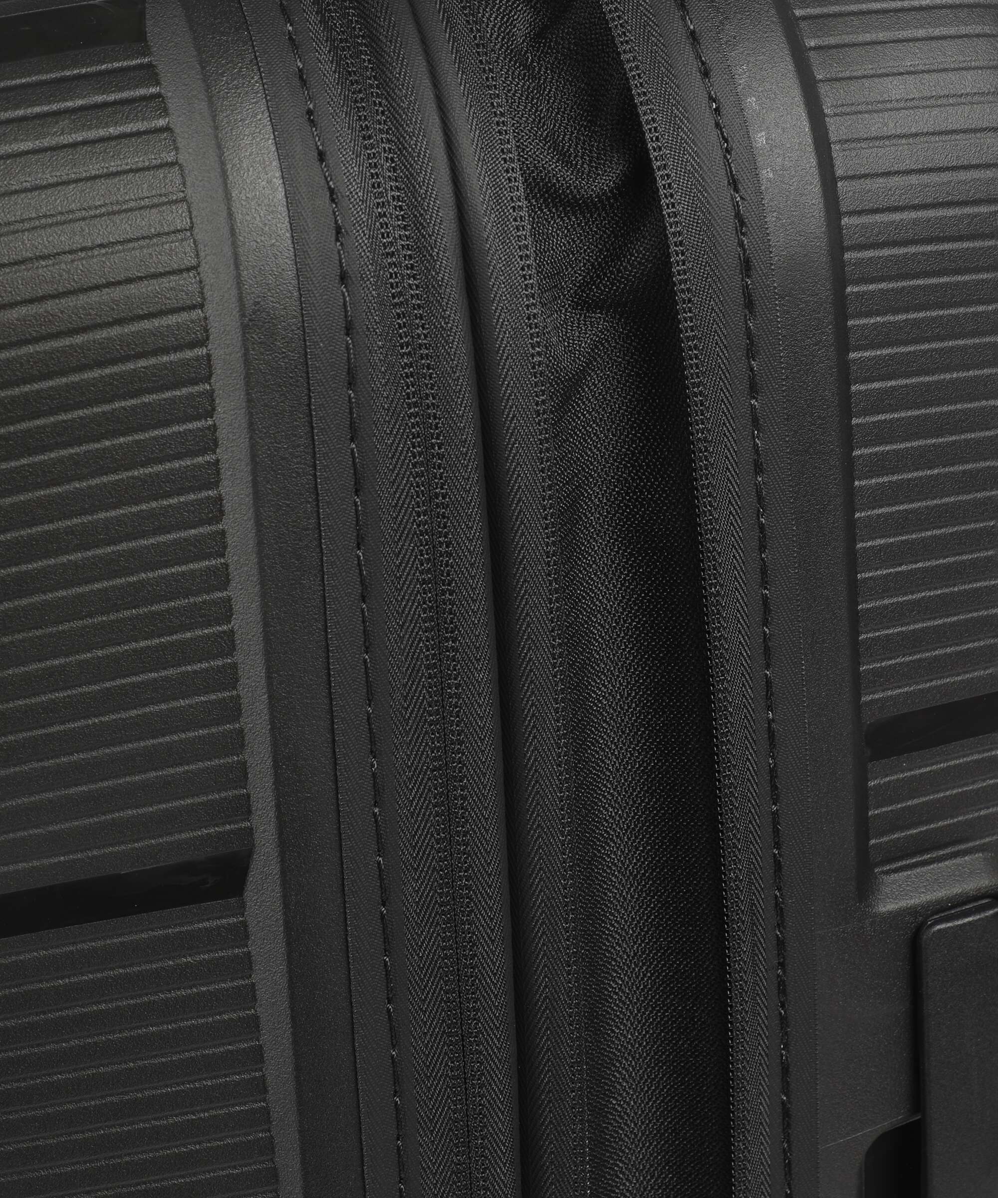 American Tourister Starvibe Walizka na 4 kołach black - Image 4