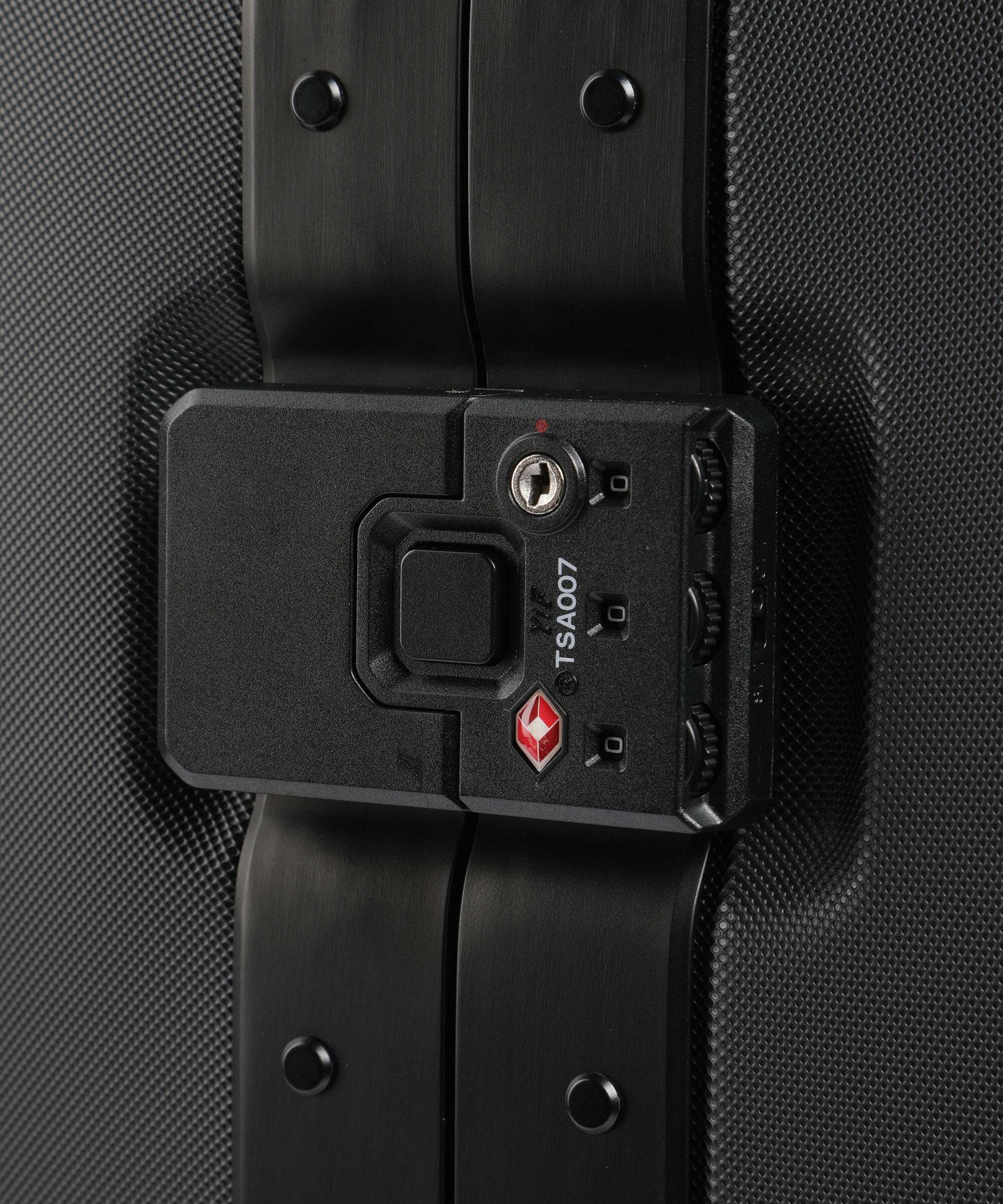 Db Ramverk Pro S Walizka na 4 kołach black out - Image 3
