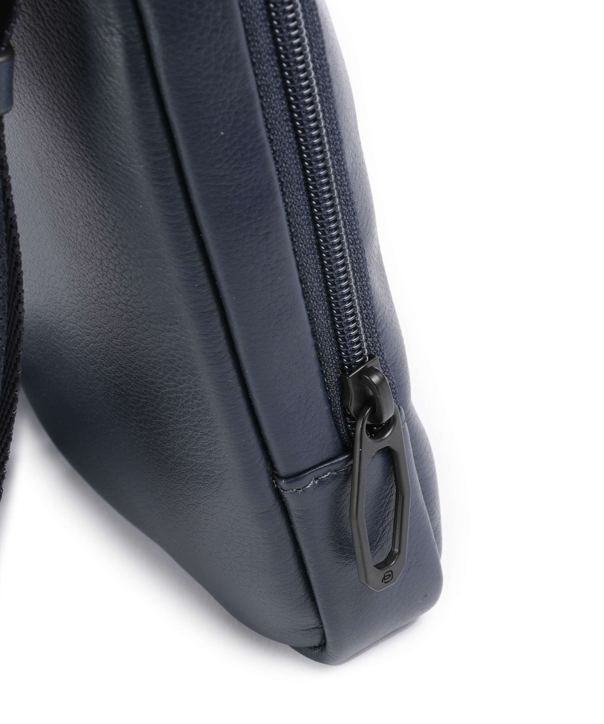 Piquadro W137 Torba przez ramię blu - Image 5