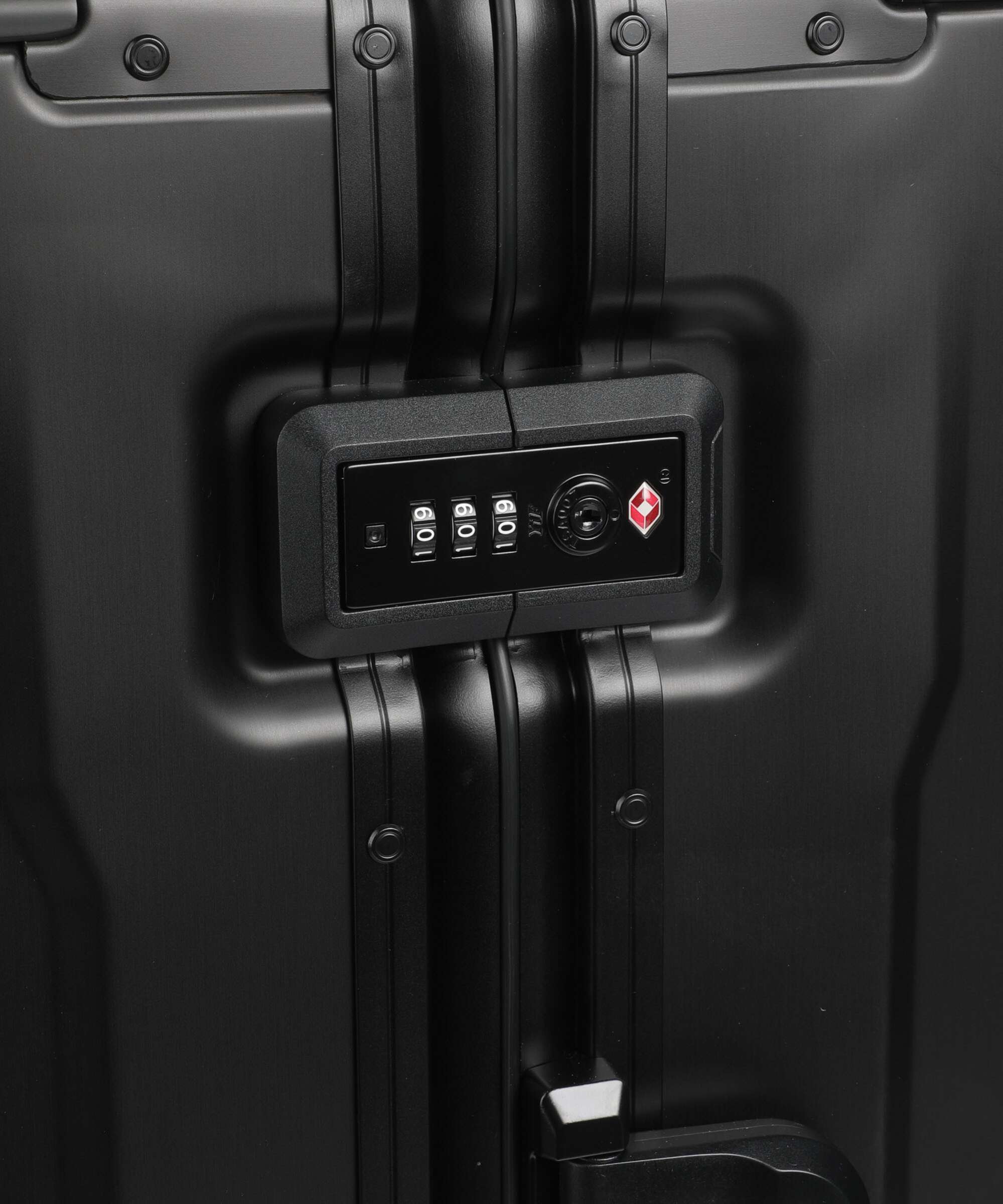 Stratic Phoenix Alu Walizka na 4 kołach black - Image 3